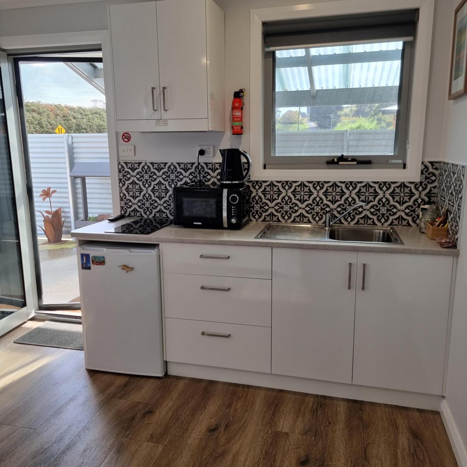 Kadi House - Unit 1 Apartment Уинярд Екстериор снимка